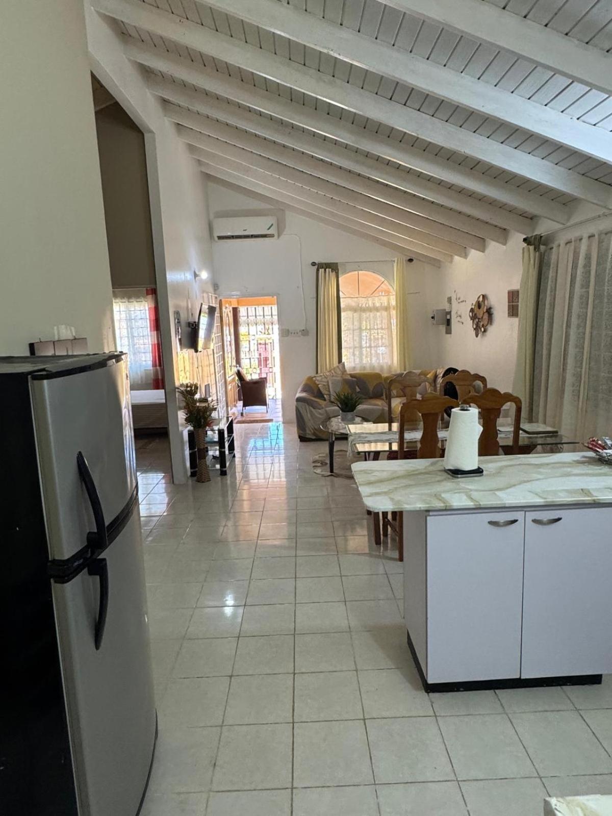 Rhyne Park Inn Montego Bay Ngoại thất bức ảnh